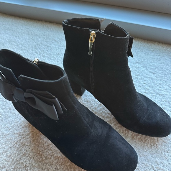Kate Spade Black Ankle Boots with Bow Accent - Picture 5 of 8